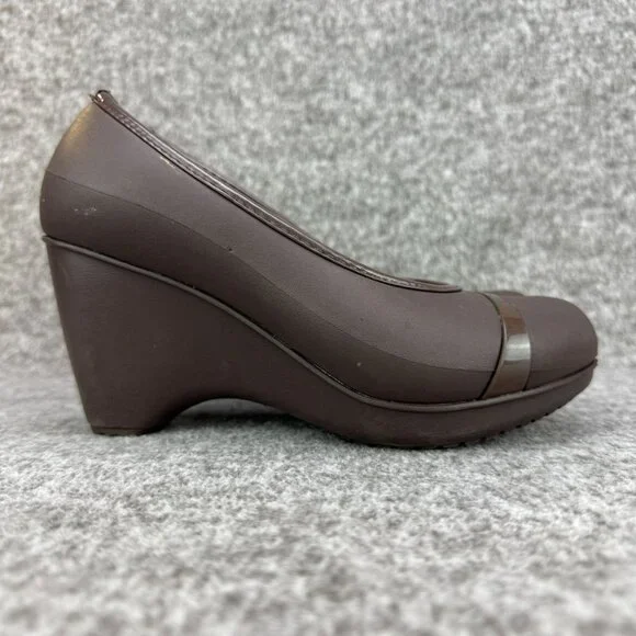 ✅Womens 7W Crocs Lena Cap Toe Wedge Brown Slip-On Heel Pumps Casual Comfort Shoe - Picture 1 of 11
